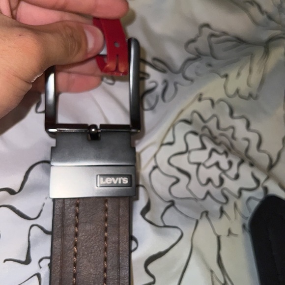 Levi’s Reversible Belts - Picture 4 of 6